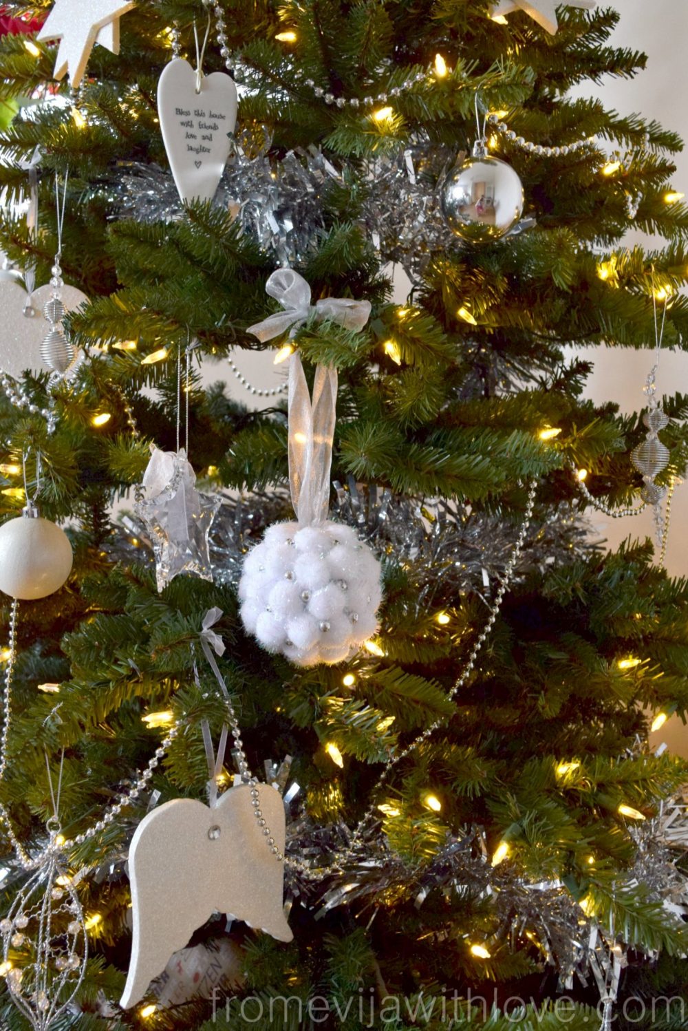 white-christmas-decor