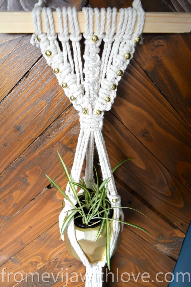 Bohemian DIY macrame plant hanger 